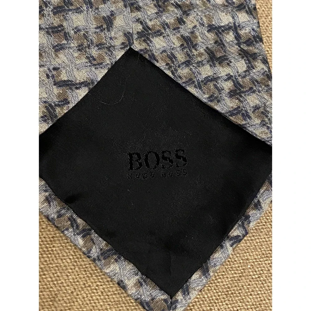 Hugo Boss 100% Silk Made In Italy Multi Nutral Color Necktie 57